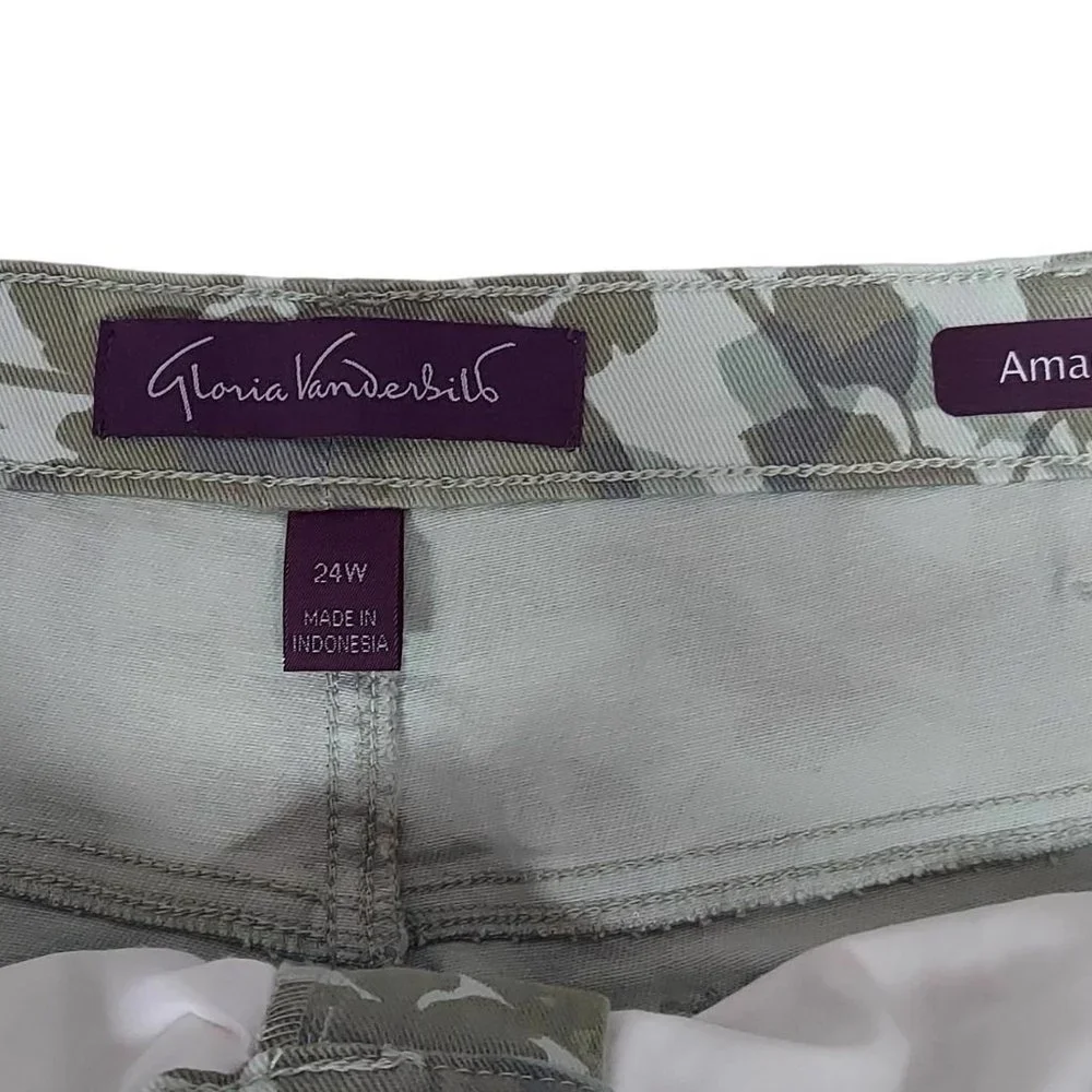 NWT GLORIA VANDERBILT AMANDA PLUS SIZE SHORTS (24W) - Picture 7 of 10